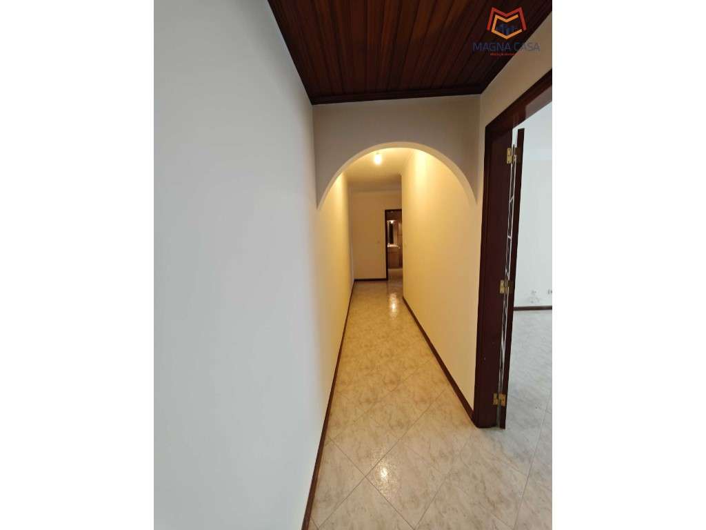 Apartamento T2 com Parqueamento em Algueirão-Mem Martins.-12