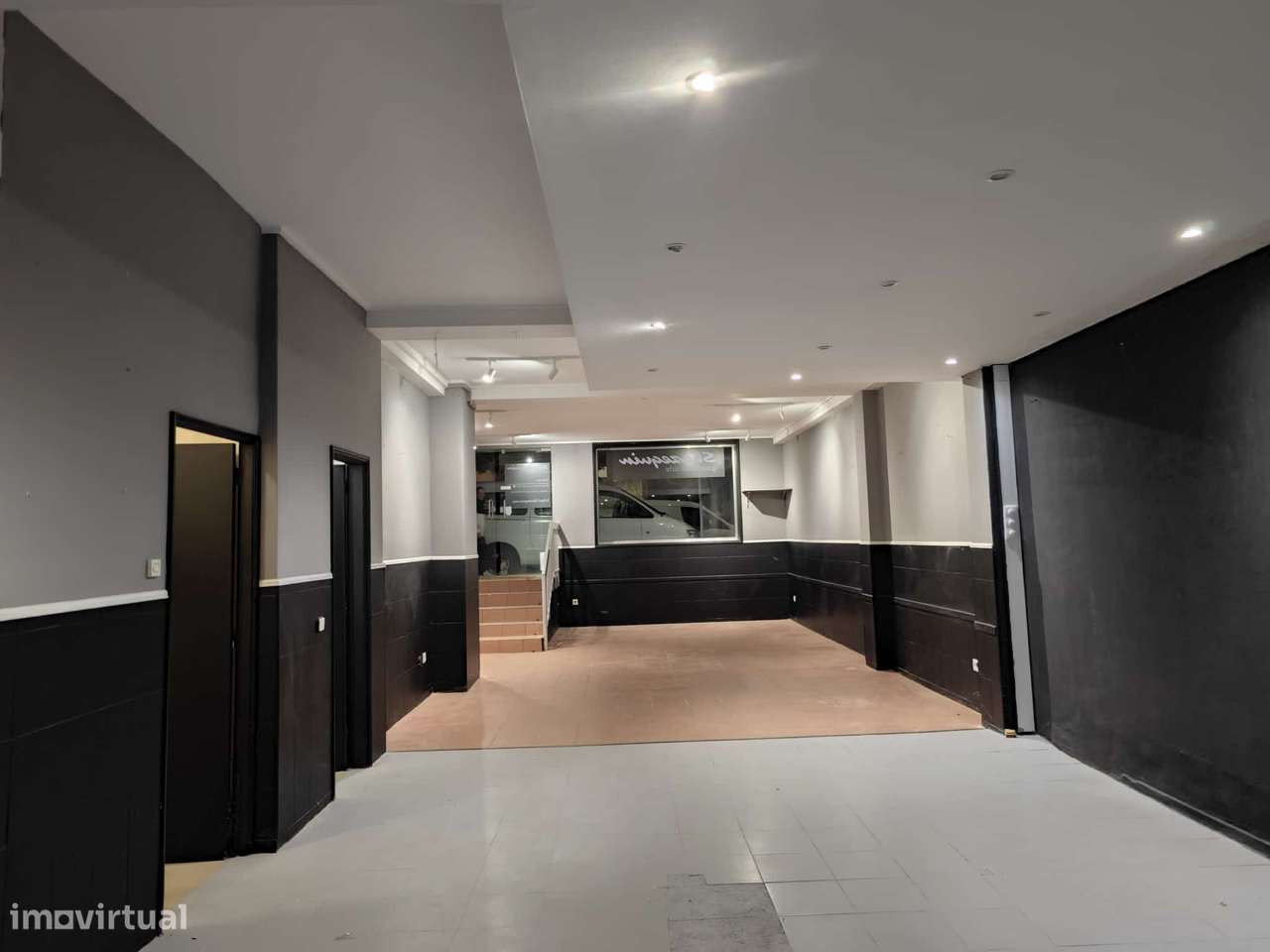 LOJA COM POTENCIAL PARA ESCRITÓRIOS OU HABITAÇÃO - Grande imagem: 4/19