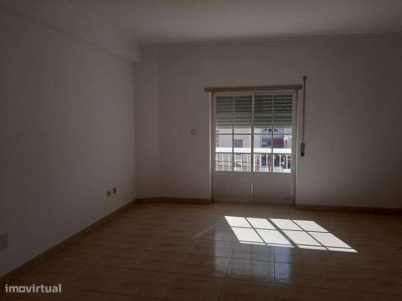 Oportunidade de Investimento | T3 no Seixal - Grande imagem: 4/22