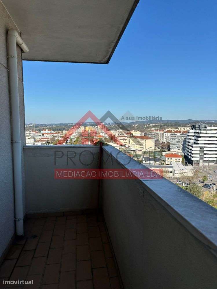 Apartamento T3 - Último Piso com Terraço no Centro Santo Tirso-12