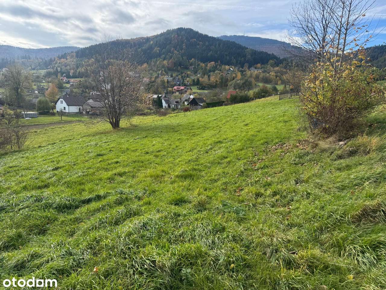 Wyjątkowa działka z potencjałem i widokiem na skrzyczne w Lipowej-0