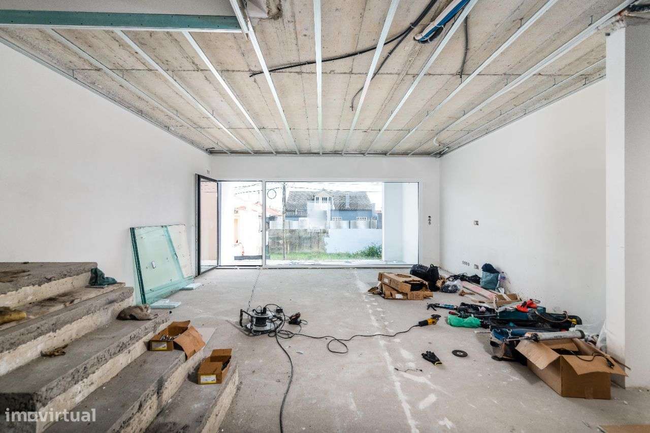 Moradia T3 Famões | Nova | Garagem | Terraço-9