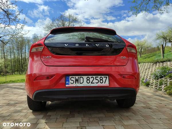 Volvo V40 D2 Drive-E Momentum - 10