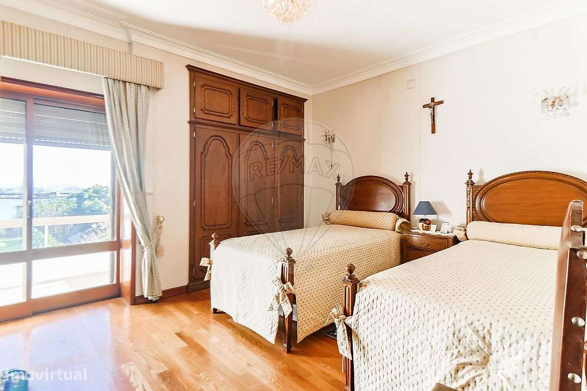 Moradia T5 para venda-29