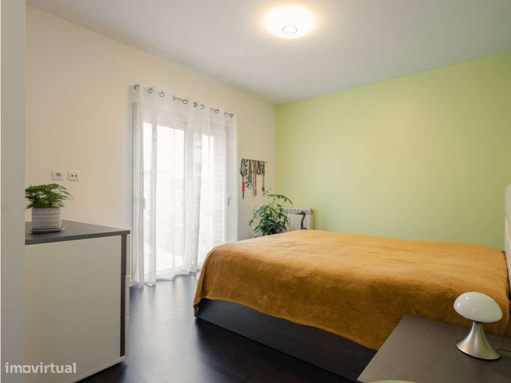 T2+2 Duplex na Condados - Como Novo, com Garagem Dupla-5