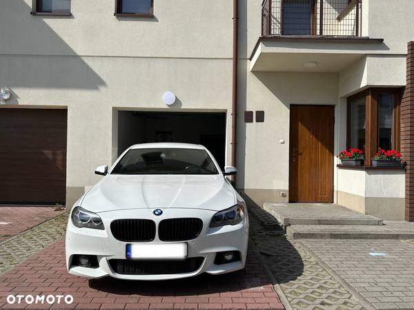 BMW Seria 5 520d M Sport - 11