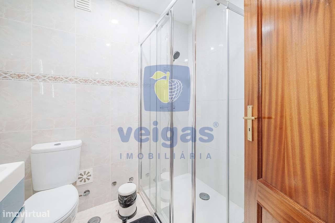 Apartamento T2 como novo, equipado e mobilado em Fitares-14
