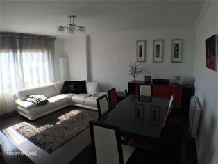 Apartamento T2 em Linda-a-Velha