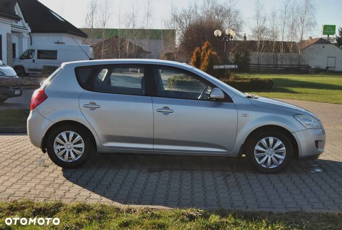 Kia Ceed 1.6 CRDi 90 Spirit - 15