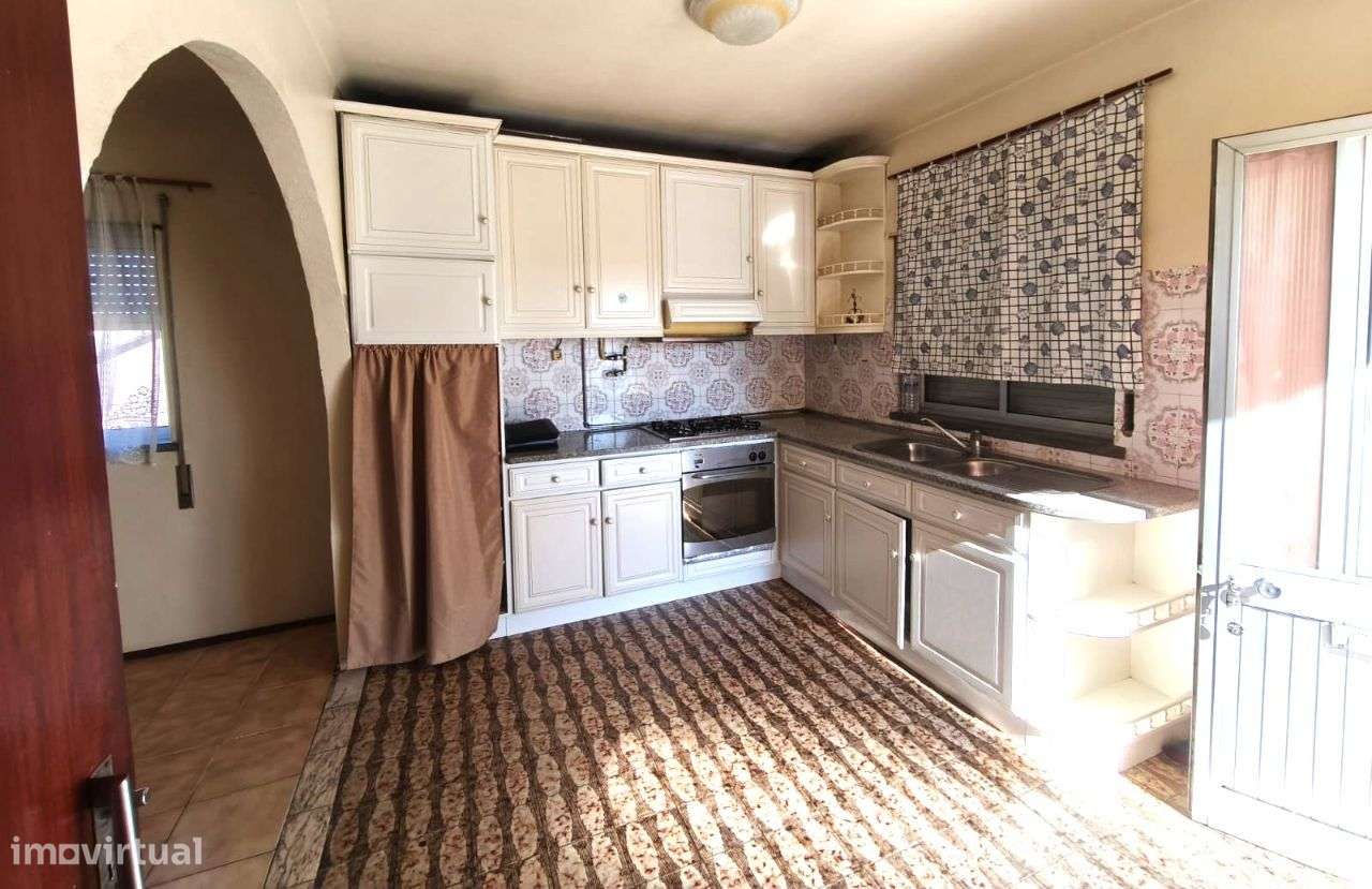 Apartamento T3+T2 com garagem, Amieirinha-Marinha Grande-6