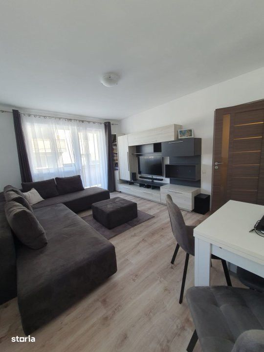 Apartament de 2 camere, decomandat, garaj, Valea Garboului