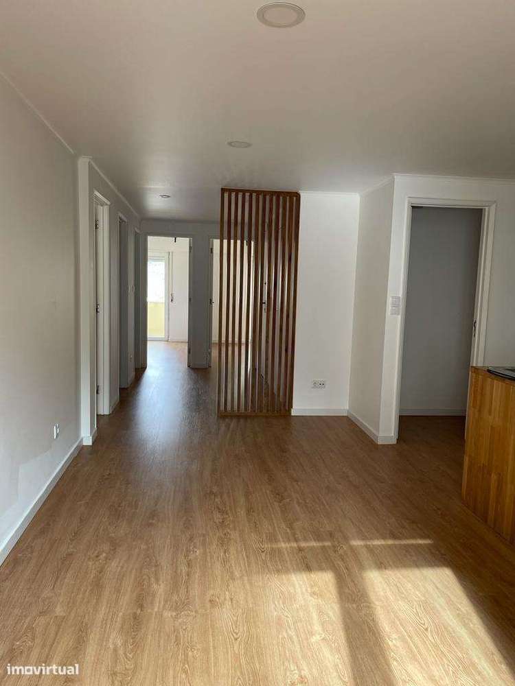 1 Quarto disponível-Rua Dr António José de Almeida, Póvoa Santo Adrião - Grande imagem: 4/11