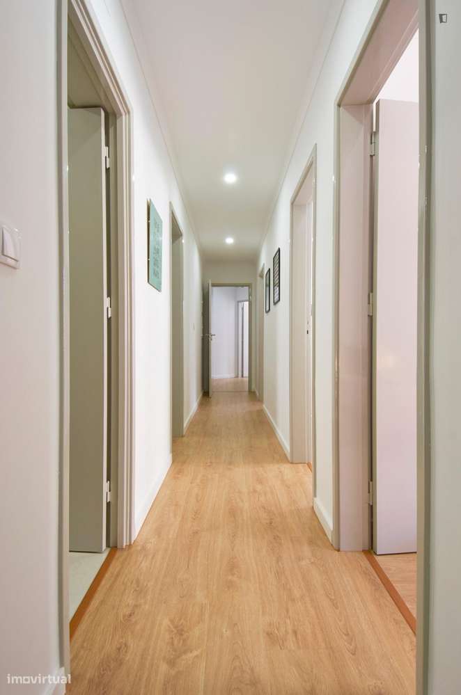 Quarto - localizado em Penha de França Lisbon - Grande imagem: 3/10