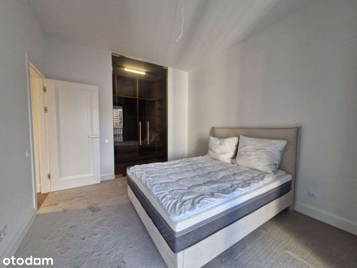 Przestronny Apartament w sercu Gdyni na 3 piętrze-5