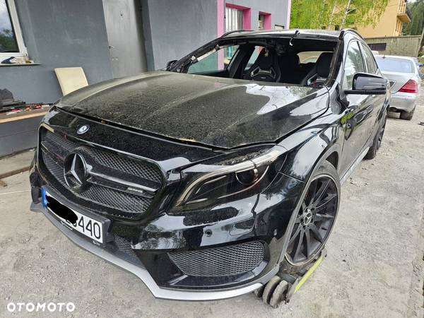 Mercedes-Benz GLA AMG 45 4-Matic - 3