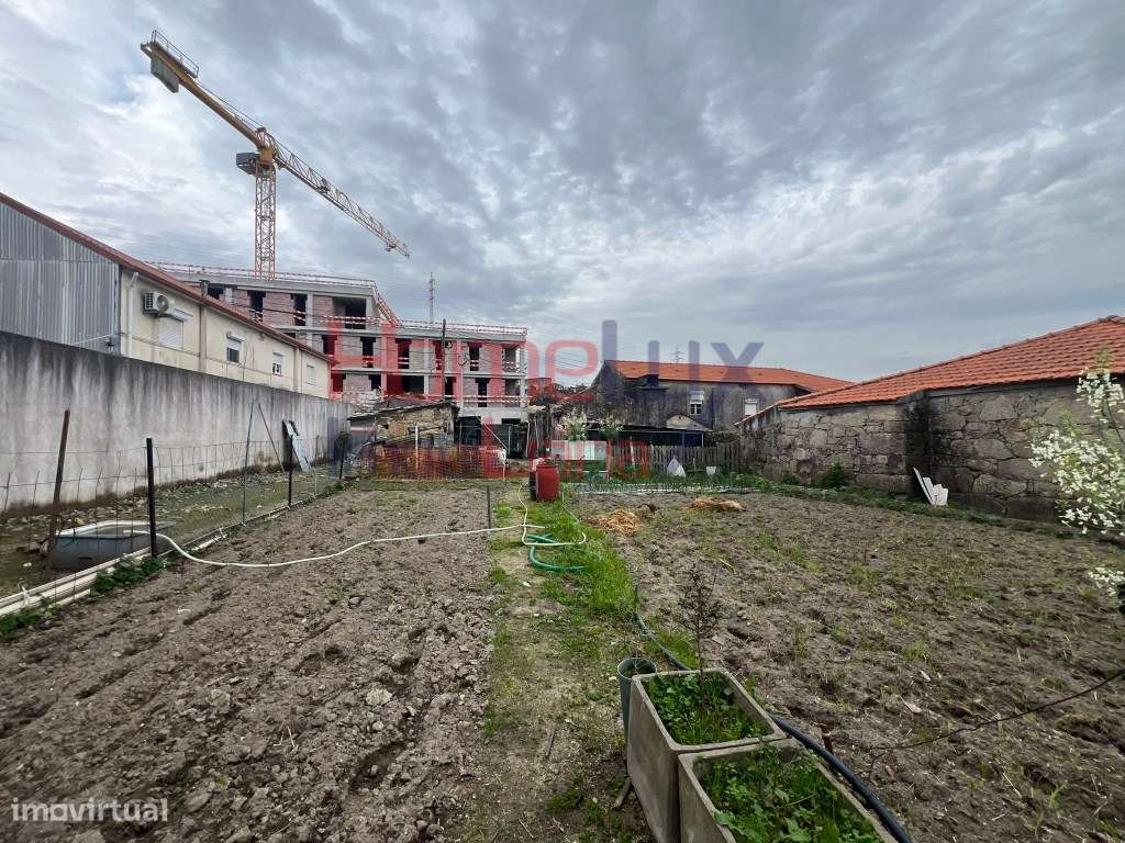 Terreno com Ruinas em Águas Santas-23
