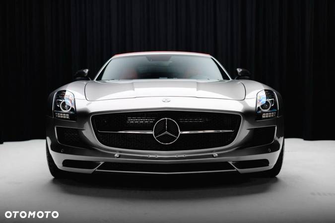 Mercedes-Benz SLS - 1