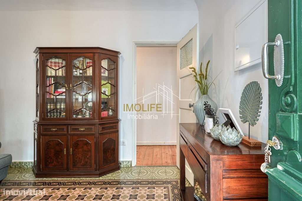 Excelente Moradia com dois pisos no centro do Vimieiro-5