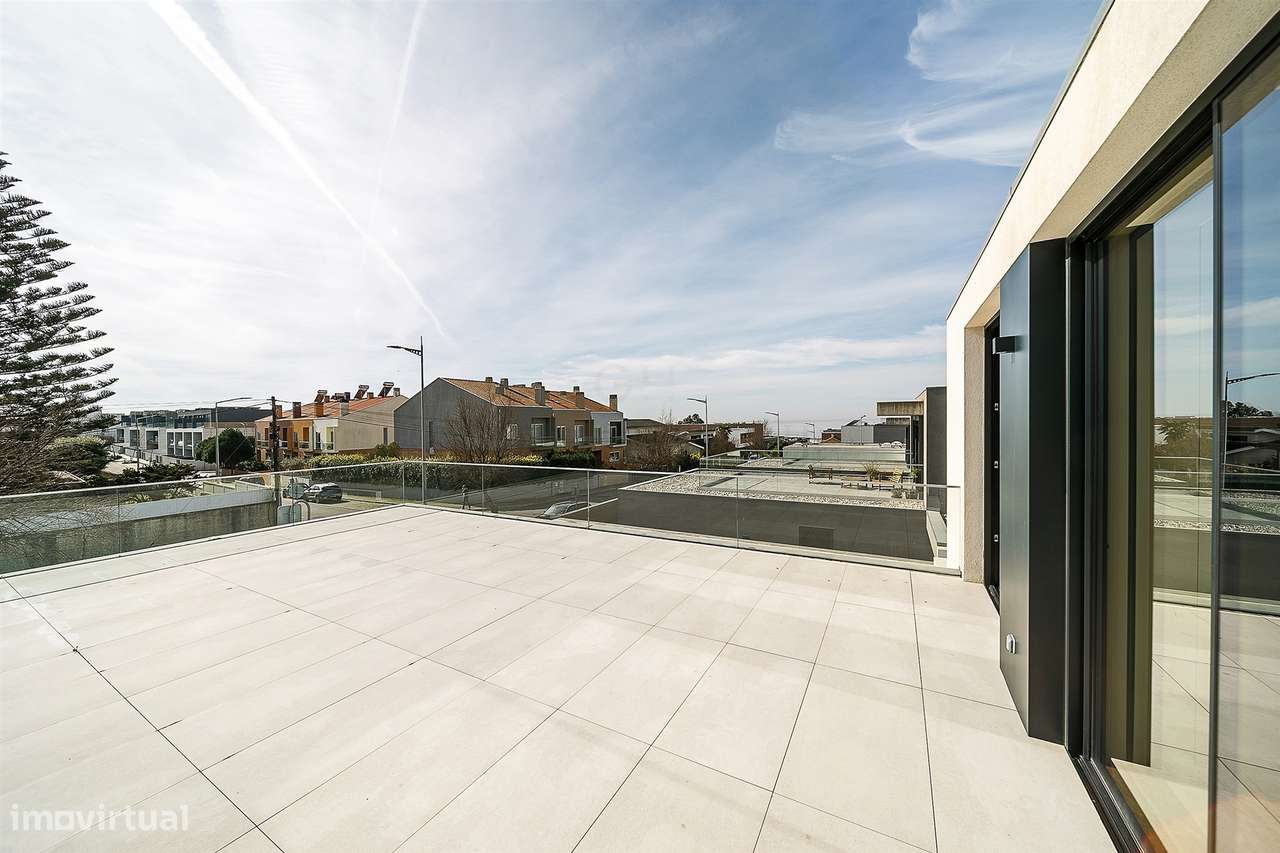Moradia T4 de Luxo em Canidelo com Vista Mar | Golden Hour Real Estate-25
