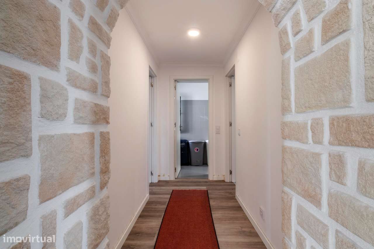 Apartamento T3+1 com Terraço e 3 Wcs em Galamares, Sintra-14