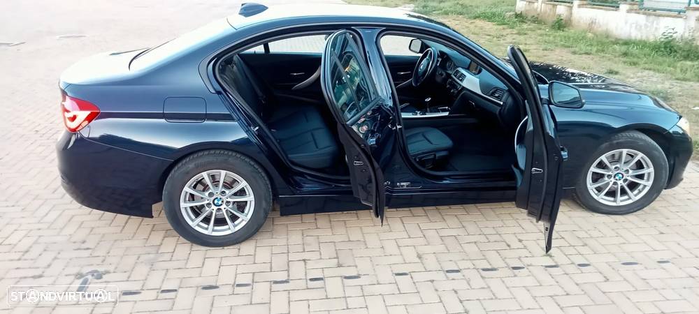 BMW 320 d EfficientDynamics - 4