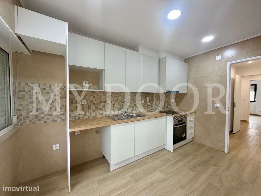 Apartamento p/ Venda - T2 - Barreiro - 2º andar - Central-18