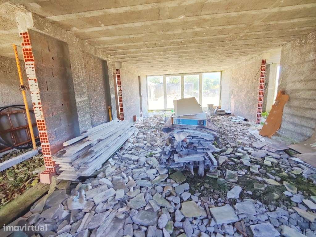 Moradia T4 inacabada para venda em Afife - Viana do Castelo - Grande imagem: 4/23