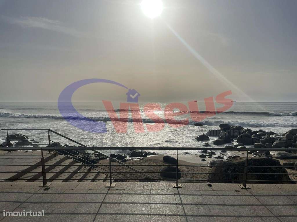Apartamento T2 Penthouse Mobilado-9