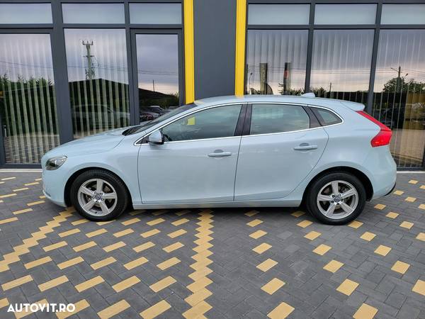 Volvo V40 Cross Country D2 Momentum - 2