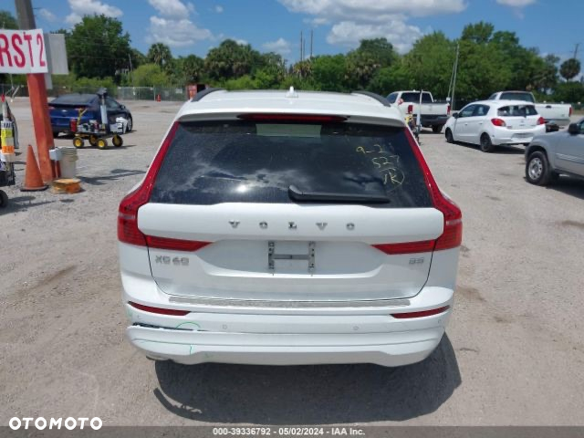 Volvo XC 60 B5 B AWD Momentum - 12