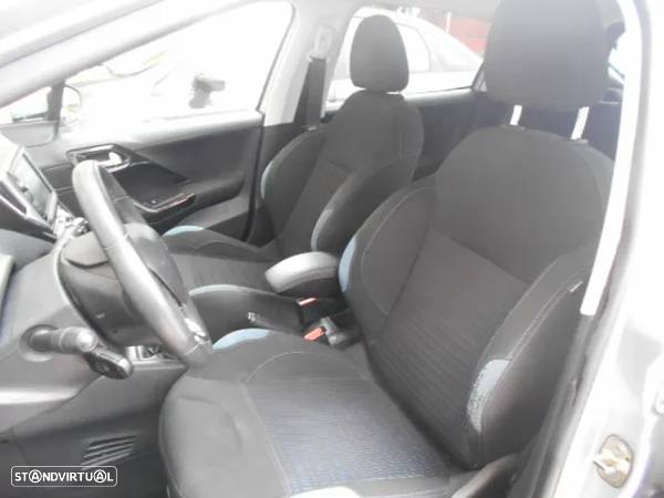 Peugeot 208 1.2 VTi Allure - 18