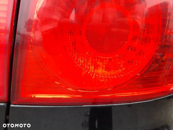 VW PHAETON LAMPA PRAWY TYŁ PRAWA TYLNA BŁOTNIK Z BŁOTNIKA - 2