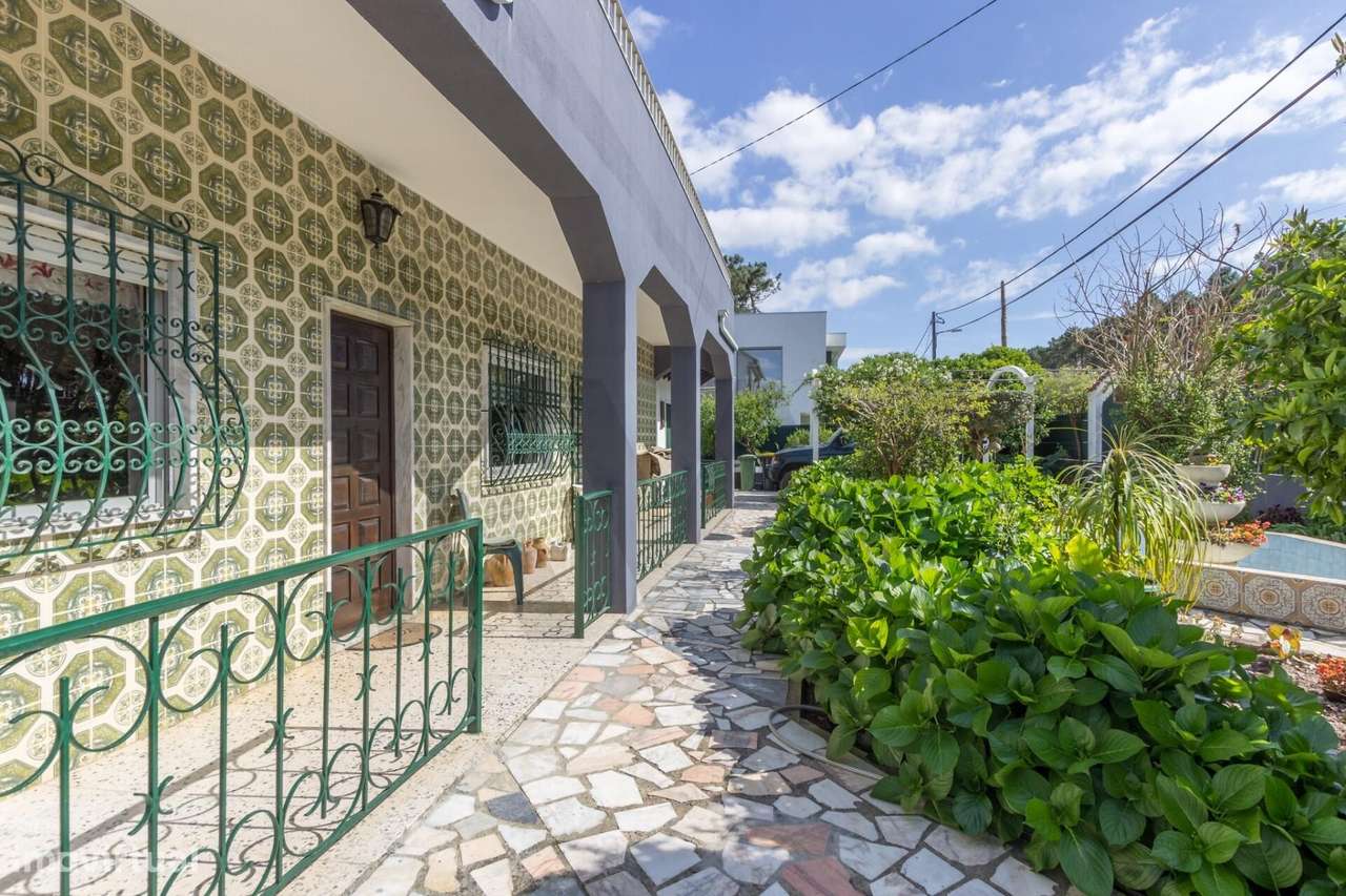 Moradia Isolada T4 + 1 | Lote 681 m2 | Charneca da Caparica | Jardim e - Grande imagem: 3/36