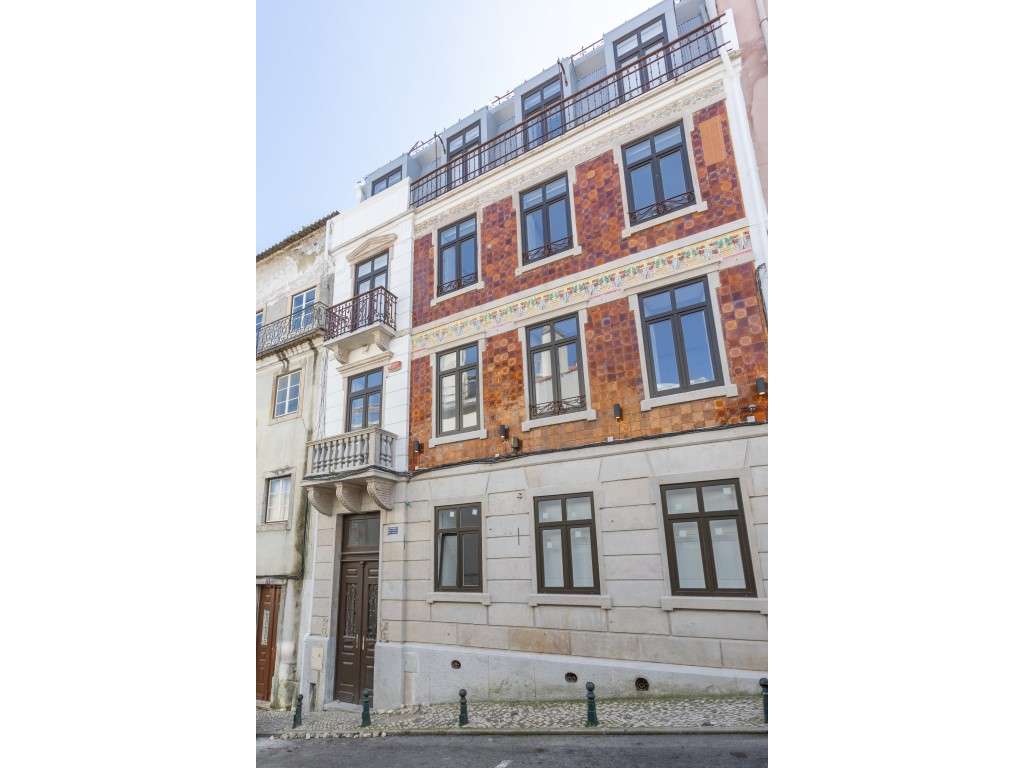 Edifício Boutique Totalmente Renovado no Centro de Lisboa-19