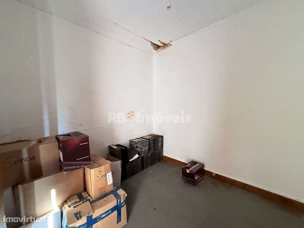 Moradia T3 p/ Recuperar em Pena - Chancelaria, Torres Novas-8