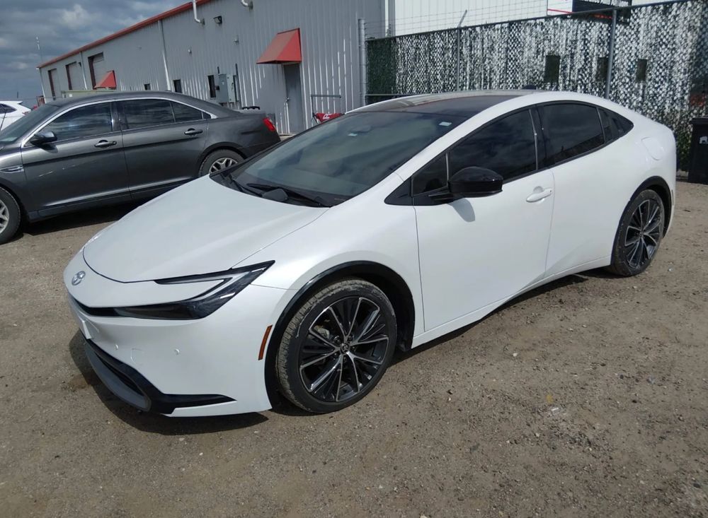 Toyota Prius V (2023-) Hybrid Executive 2023
