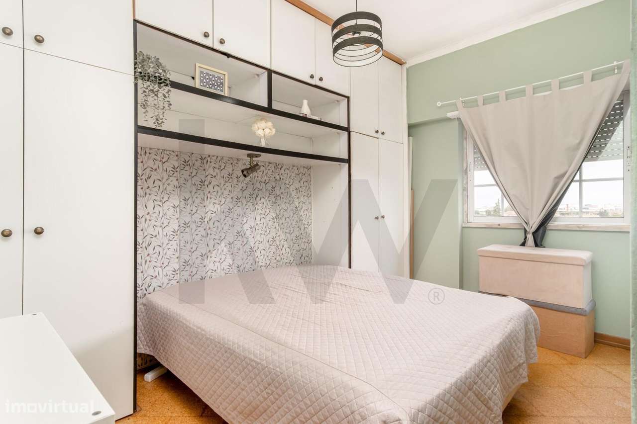 O Equilíbrio Perfeito entre Espaço e Serenidade: T3 em Arrentela com S - Grande imagem: 2/34