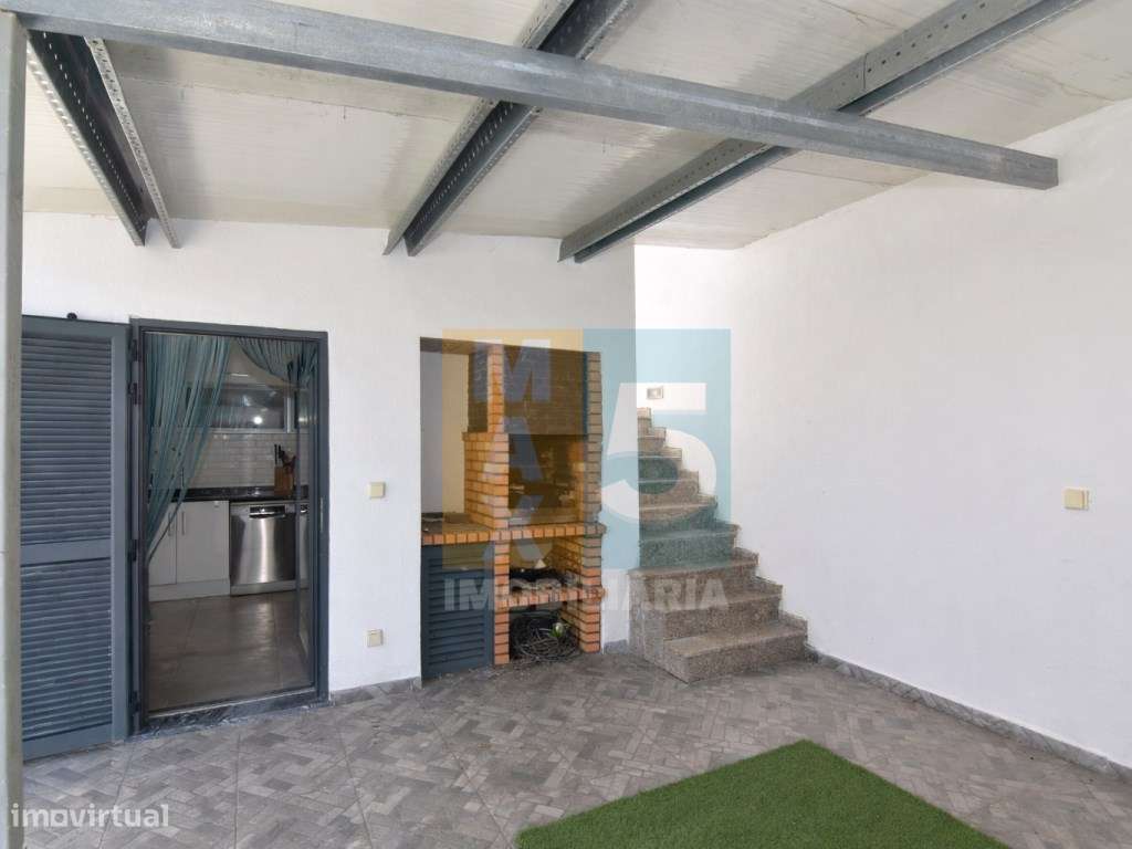 Moradia com 2 terraços em zona calma - Montijo-50