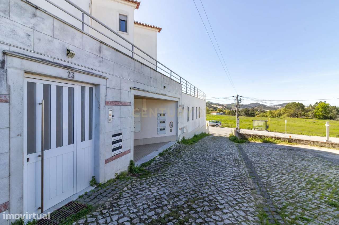 Moradia Geminada T2 em Condomínio Fechado-23