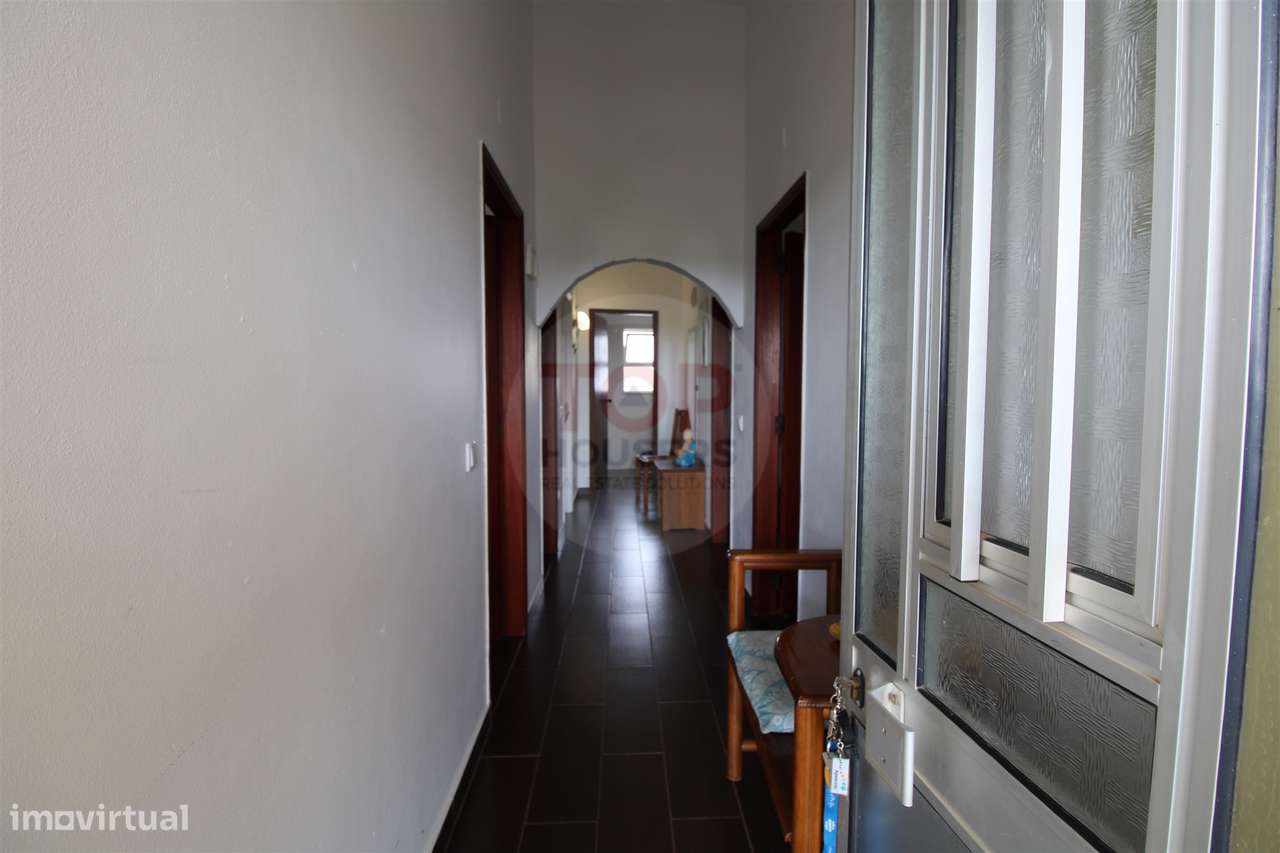 Apartamento T2 - Primeiro andar de Moradia Bi-Familiar-6