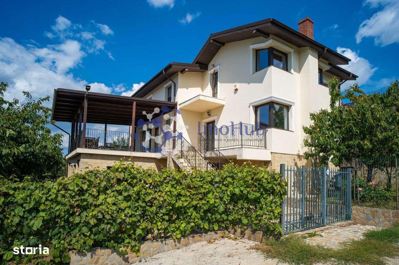 VILA CU PRIVELISTE PANORAMICA, Bucium, Iasi,  806mp teren - Imagine principală: 4/20