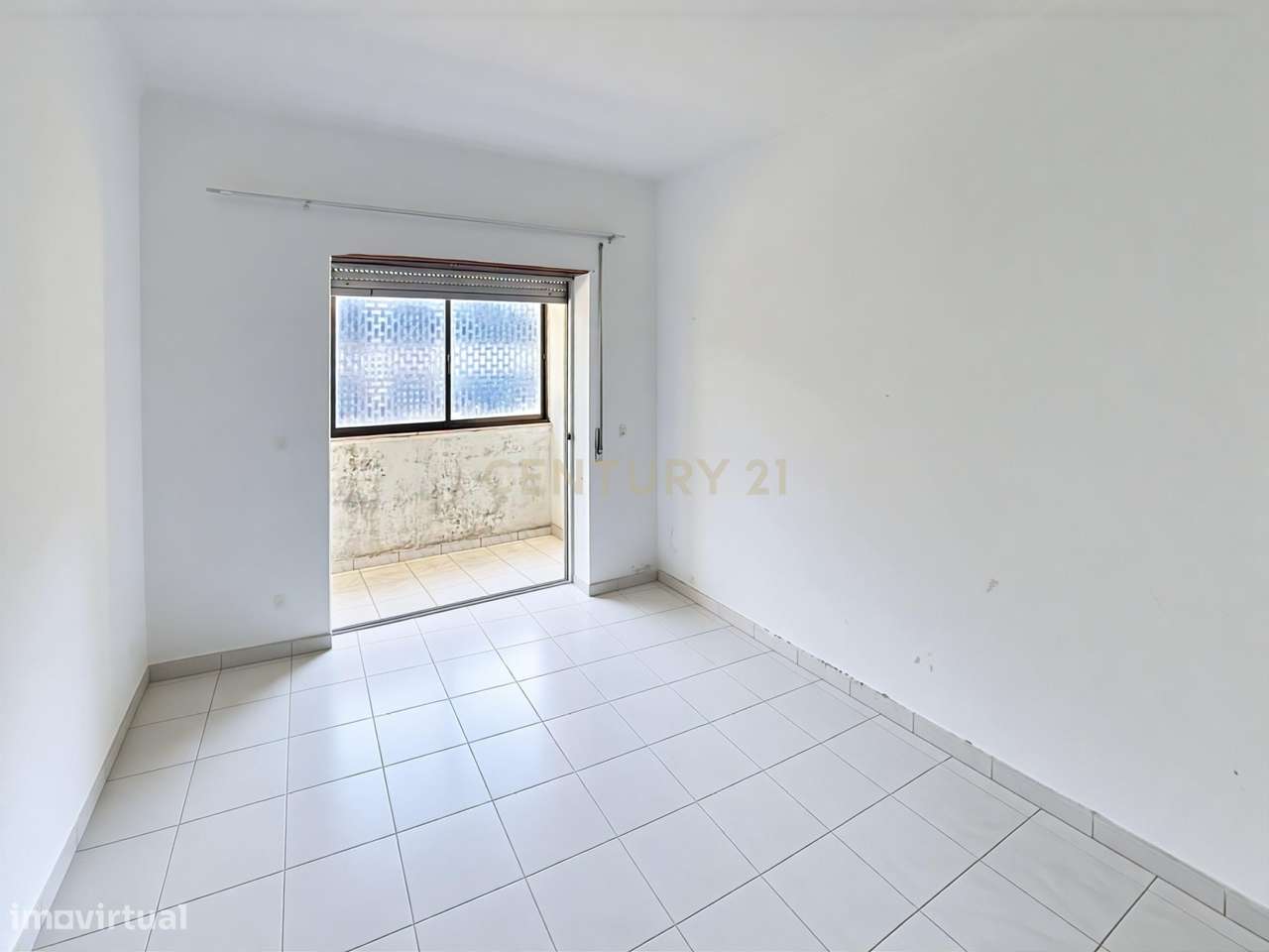 T2 com 87m² | Boas Áreas | 2 Frentes | Zona Calma | Excelente Oportuni-9