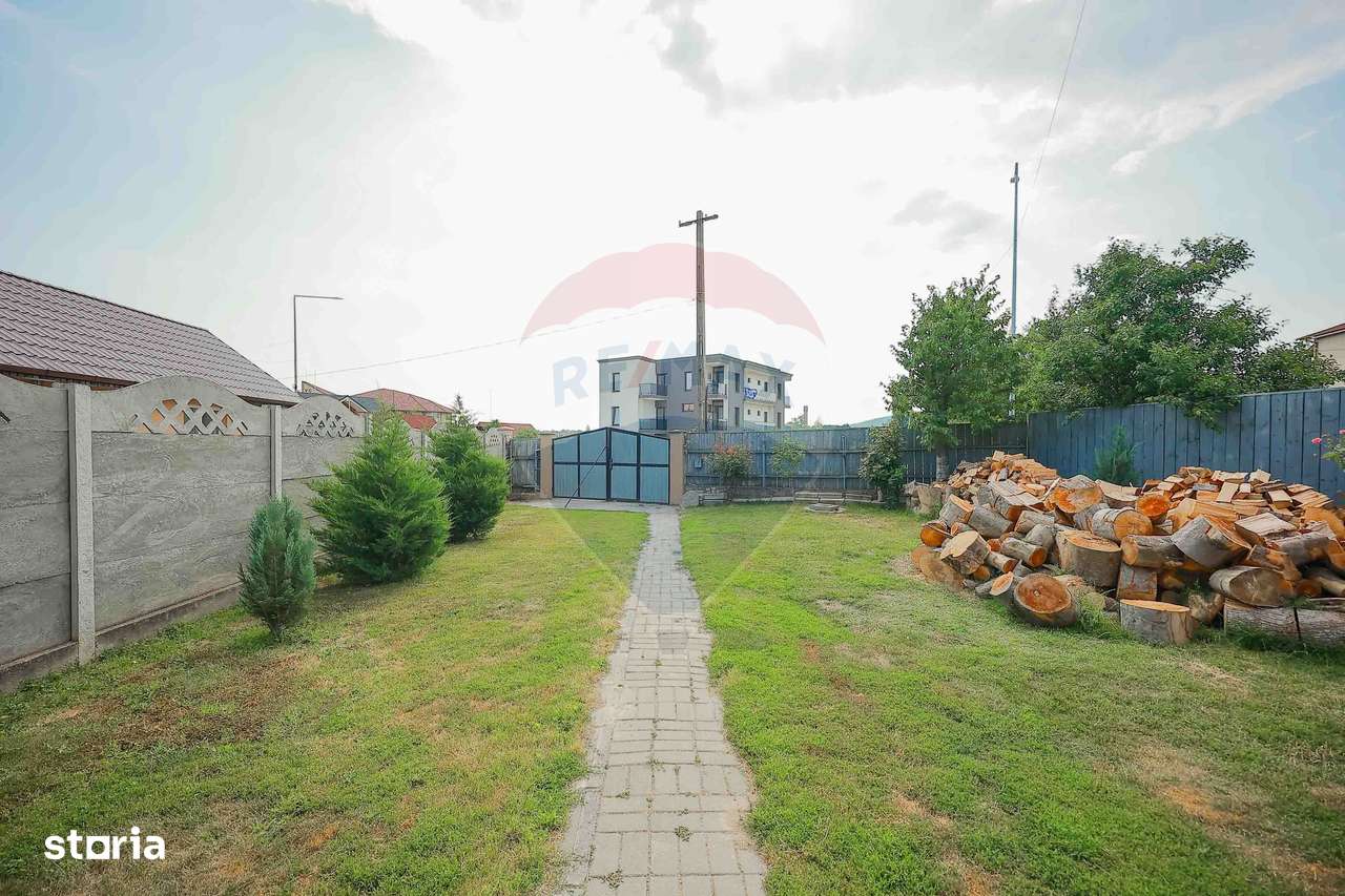 De vânzare Casă cu 2 camere și 1477 mp teren în Sânmartin - Imagine principală: 2/11