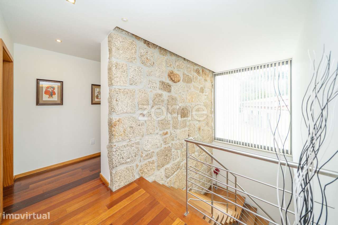 Moradia T5 + 1 com Piscina em Espinho, Braga-41