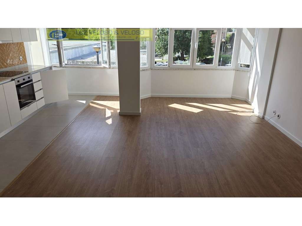 T2 Serra das Minas, remodelado, Arrecadação/Garagem-5