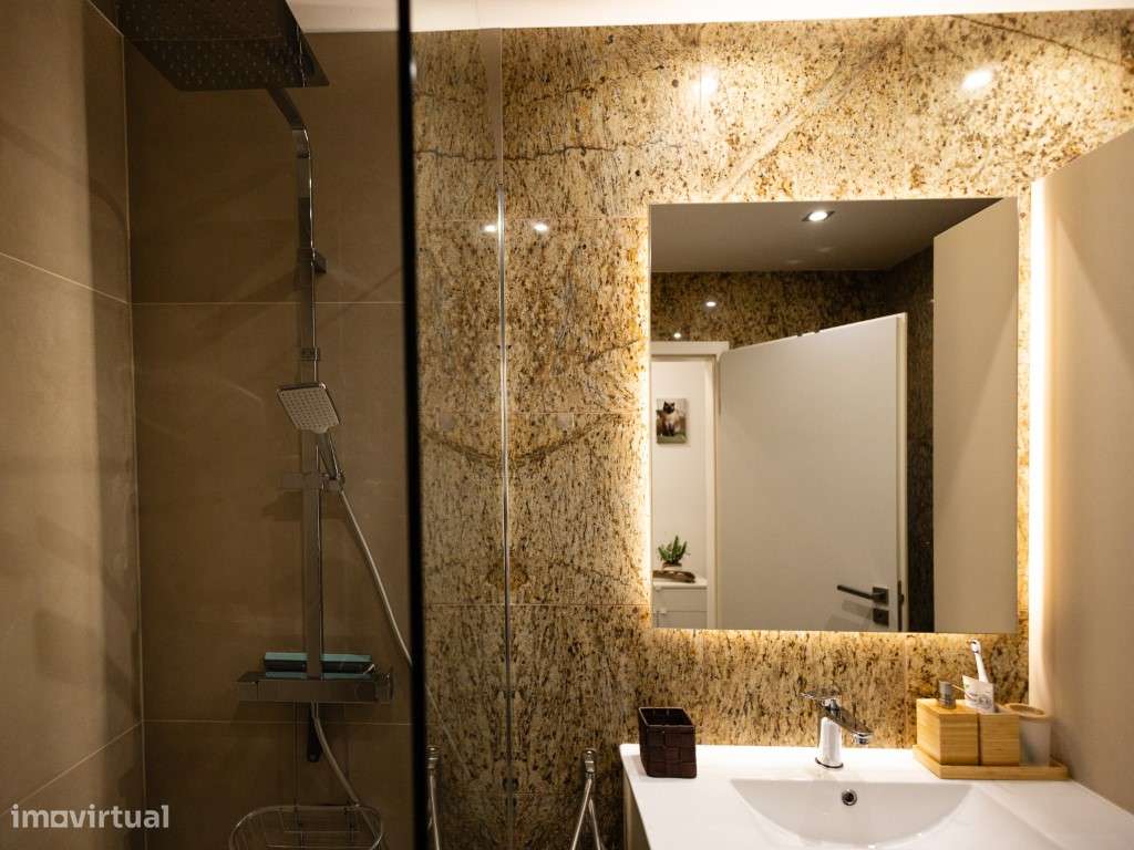 T2+2 Duplex na Condados - Como Novo, com Garagem Dupla-14