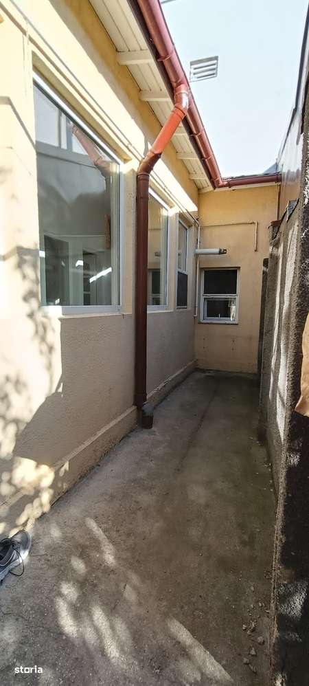 Casă/curte/garaj/Escalei-0
