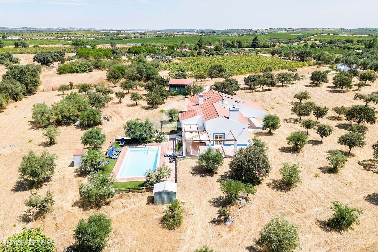 Quinta de 1,29 ha c/ Moradia T4 e Piscina | Reguengos de Monsaraz, Évo-56