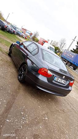 BMW Seria 3 318d Touring - 4