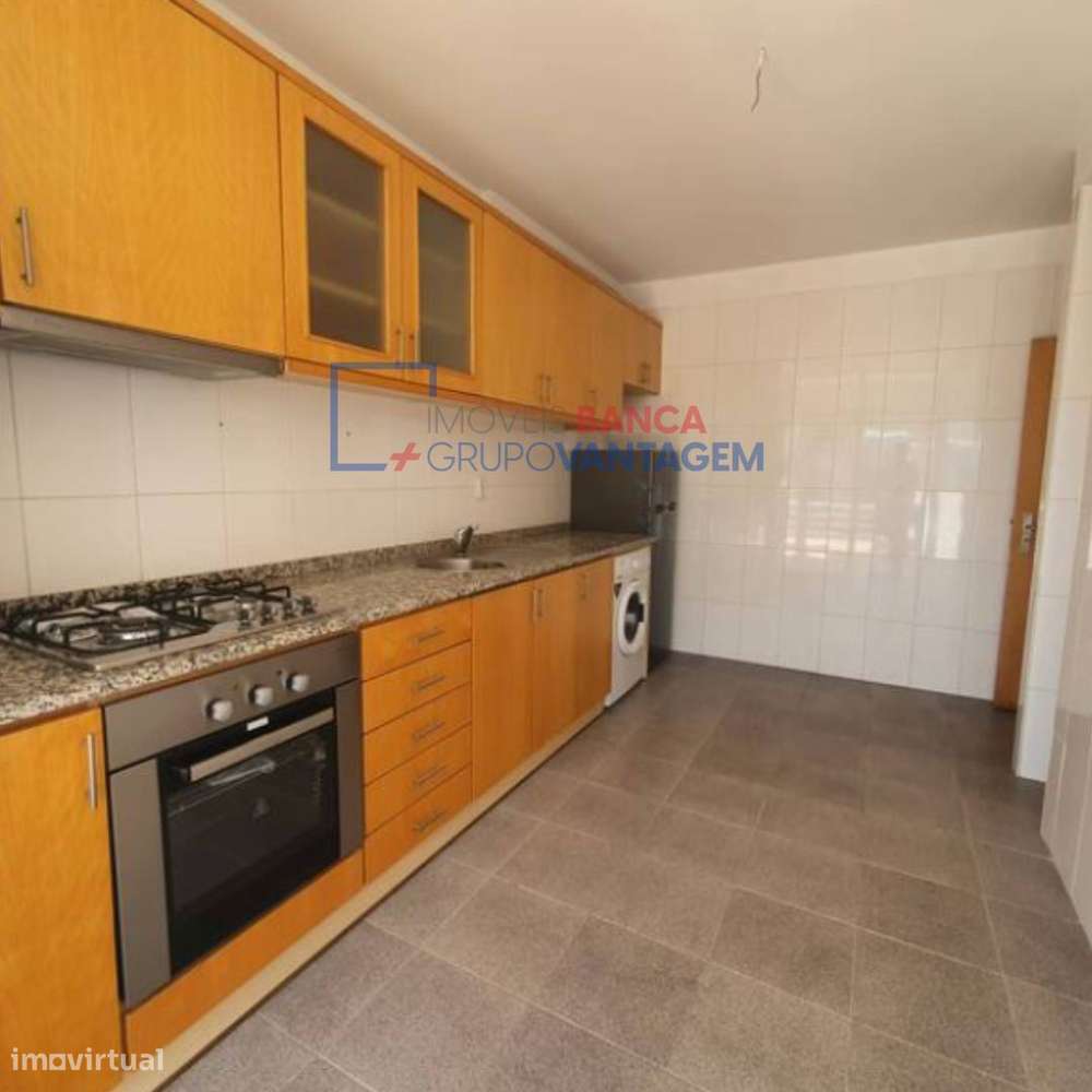 T2 com Terraço, Varanda, Elevador e Garagem em Ermesinde| 273 000,00€ - Grande imagem: 5/14